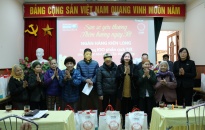 Ngân hàng Kiên Long chi nhánh Hải Phòng: Trao 150 phần quà Tết tặng người nghèo quận Lê Chân