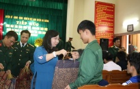 Huyện An Dương Tiếp xúc, tặng quà 255 thanh niên chuẩn bị lên đường nhập ngũ