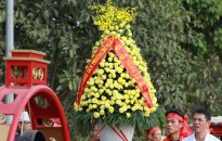 Ấn tượng tục rước kiệu hoa ở Lễ hội Từ Lương Xâm