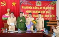 CATP khen thưởng đột xuất Trạm CSGT Lưu Kiếm