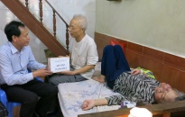 Ủy ban MTTQ Việt Nam thành phố thăm gia đình có hoàn cảnh đặc biệt khó khăn tại huyện Thủy Nguyên