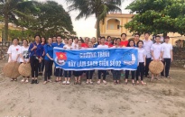 Tuổi trẻ quận Đồ Sơn chung tay làm sạch biển