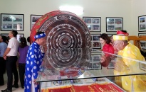 Trưng bày hàng trăm hiện vật và hình ảnh Lễ hội chọi trâu Đồ Sơn