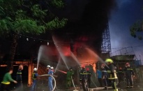 Cháy Trung tâm điện máy Hoàng Gia trên đường Lê Hồng Phong