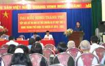 Đồng chí Đồng chí Phạm Văn Hà, Trưởng ban Ban Tổ chức Thành ủy tiếp xúc cử tri nơi cư trú
