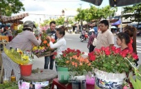 Đa dạng thị trường quà tặng ngày Nhà giáo Việt Nam