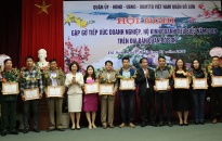Quận Đồ Sơn: Khen thưởng 15 doanh nghiệp, hộ kinh doanh tiêu biểu