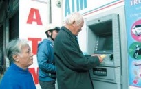 Lĩnh lương hưu qua thẻ ATM – giải pháp hữu hiệu trước dịch bệnh Covid-19