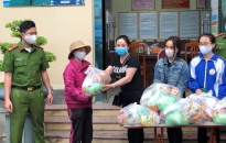 Công an phường Lạch Tray: Vận động 72 suất quà tặng hộ nghèo gặp khó khăn trên địa bàn