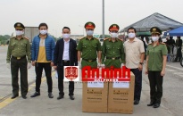 Công ty TNHH Bebeeni Việt Nam trao tặng 2.000 khẩu trang kháng khuẩn