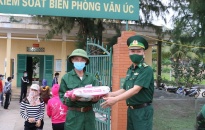 Huyện Kiến Thụy: Hỗ trợ gần 2 tấn gạo đến bà con ngư dân khu vực biên giới biển có hoàn cảnh khó khăn