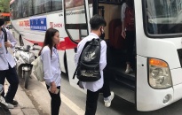 Những chuyến xe đưa đón học sinh tới trường miễn phí nơi huyện đảo