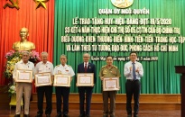 Quận ủy Ngô Quyền: Trao tặng Huy hiệu Đảng đợt 19-5 và sơ kết 4 năm thực hiện Chỉ thị 05 của Bộ Chính trị