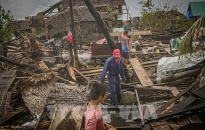Bão Vongfong hoành hành tại Philippines, 4 người thiệt mạng