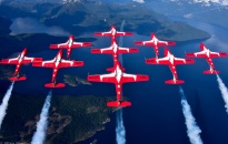 Hé lộ nguyên nhân khiến máy bay biểu diễn của Không quân Canada rơi