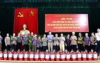 Phường Dư Hàng Kênh, quận Lê Chân:  Tuyên truyền PCCC và trao tặng 100 bình chữa cháy cho hộ cận nghèo