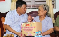 Quận Lê Chân:  Thăm, tặng quà gia đình chính sách nhân dịp kỷ niệm 73 năm ngày Thương binh - Liệt sỹ