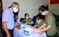  Phòng Hậu cần (Bệnh viện CATP) – CAQ Đồ Sơn: Khám bệnh và cấp phát thuốc miễn phí cho đối tượng chính sách 