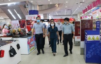 Trưởng ban Tuyên giáo Thành ủy kiểm tra công tác phòng chống dịch tại chợ Ga và siêu thị Co.opmart