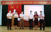 Quận Đồ Sơn: Tiếp nhận 5.000 găng tay, 200 khẩu trang y tế