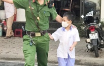 Lực lượng CSGT-TT Công an quận Hồng Bàng: Chung tay bảo đảm an toàn trong Ngày hội đưa trẻ đến trường