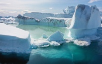 Một khối băng diện tích khổng lồ tại Greenland đang tan chảy