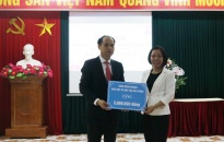 Sở Giáo dục và Đào tạo - Phòng Giáo dục quận Hải An thăm, tặng quà Trường Khiếm thính nhân dịp 20-11