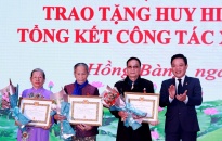 Quận ủy Hồng Bàng trao tặng Huy hiệu Đảng (đợt 03-02-2021) cho 98 đảng viên
