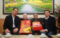 Phó Bí thư Thường trực Thành ủy Đỗ Mạnh Hiến thăm gia đình chính sách nhân dịp Tết Nguyên đán Kỷ Sửu 2021