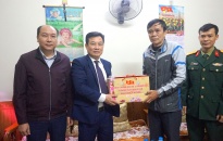 Quận Lê Chân:  Thăm, tặng quà chúc tết các gia đình chính sách