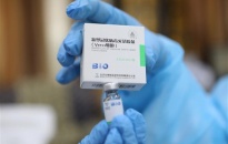 COVID-19 tới 6 giờ 8/5: Thế giới trên 3,28 triệu người tử vong; WHO cấp phép cho vaccine của Sinopharm