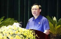 Chủ tịch Quốc hội Vương Đình Huệ tiếp xúc cử tri, vận động bầu cử tại quận Dương Kinh