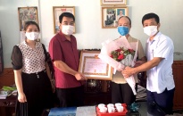 41 đảng viên quận Đồ Sơn được nhận Huy hiệu Đảng nhân Ngày sinh Chủ tịch Hồ Chí Minh