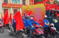 Tổ chức diễu hành tuyên truyền bằng xe lưu động chào mừng bầu cử