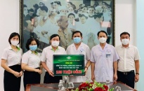 Nhựa Tiền Phong: Thăm hỏi  và động viên các y sỹ, bác sĩ Bệnh viện Hữu nghị Việt Tiệp 