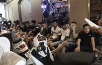 Xử phạt chủ quán karaoke và 19 khách không chấp hành quy định phòng, chống dịch Covid-19