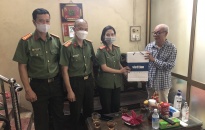 Cơ quan UBKT Đảng ủy - CATP: Thăm, tặng quà mẹ Việt Nam anh hùng, gia đình thương binh