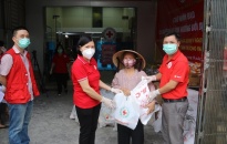 Hội Chữ thập đỏ tổ chức Chợ nhân đạo cho người dân có hoàn cảnh khó khăn do dịch Covid -19
