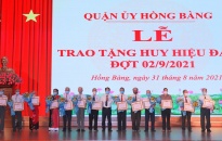 Quận ủy Hồng Bàng trao Huy hiệu Đảng đợt 2-9 tới 103 đảng viên