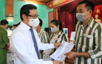 Trại giam Xuân Nguyên: Công bố Quyết định đặc xá của Chủ tịch nước cho 54 phạm nhân