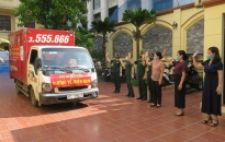 Chuyến hàng do hội viên Hội LHPN và các nhà hảo tâm đóng góp lên đường vào TP. Hồ Chí Minh 