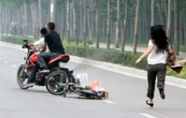Công an huyện Kiến Thụy khuyến cáo biện pháp chống cướp giật trên đường