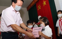 Hội khuyến học thành phố: Trao tặng quỹ khuyến học cho học sinh nghèo trên địa bàn huyện Kiến Thụy
