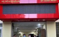 Hội Chữ thập đỏ thành phố trao tặng 500 khẩu trang y tế tới UBND phường Gia Viên