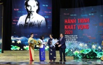 Tiến sĩ, bác sĩ Nguyễn Thị Thu Huyền, Phó giám đốc Bệnh viện Hữu nghị Việt - Tiệp được vinh danh tại chương trình “Hồ Chí Minh - Hành trình khát vọng”