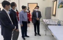 Phó Chủ tịch UBND thành phố Lê Khắc Nam kiểm tra hoạt động của một số Trạm Y tế lưu động trên địa bàn quận Hồng Bàng và huyện An Dương
