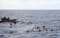Phát hiện 28 thi thể người di cư trôi dạt vào bờ biển Libya