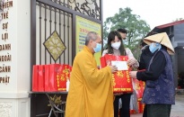Chùa Hưng Long, quận Hồng Bàng tặng 350 suất quà Tết cho người nghèo, các bệnh nhân Bệnh viện Lao phổi thành phố 