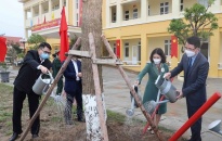 Đồng chí Lê Khắc Nam, Phó chủ tịch UBND thành phố dự lễ phát động Tết trồng cây tại quận Đồ Sơn