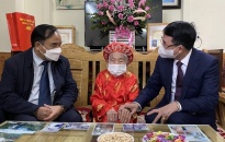 UBND thành phố trao Thiếp mừng thọ của Chủ tịch nước cho công dân 100 tuổi tại huyện Tiên Lãng